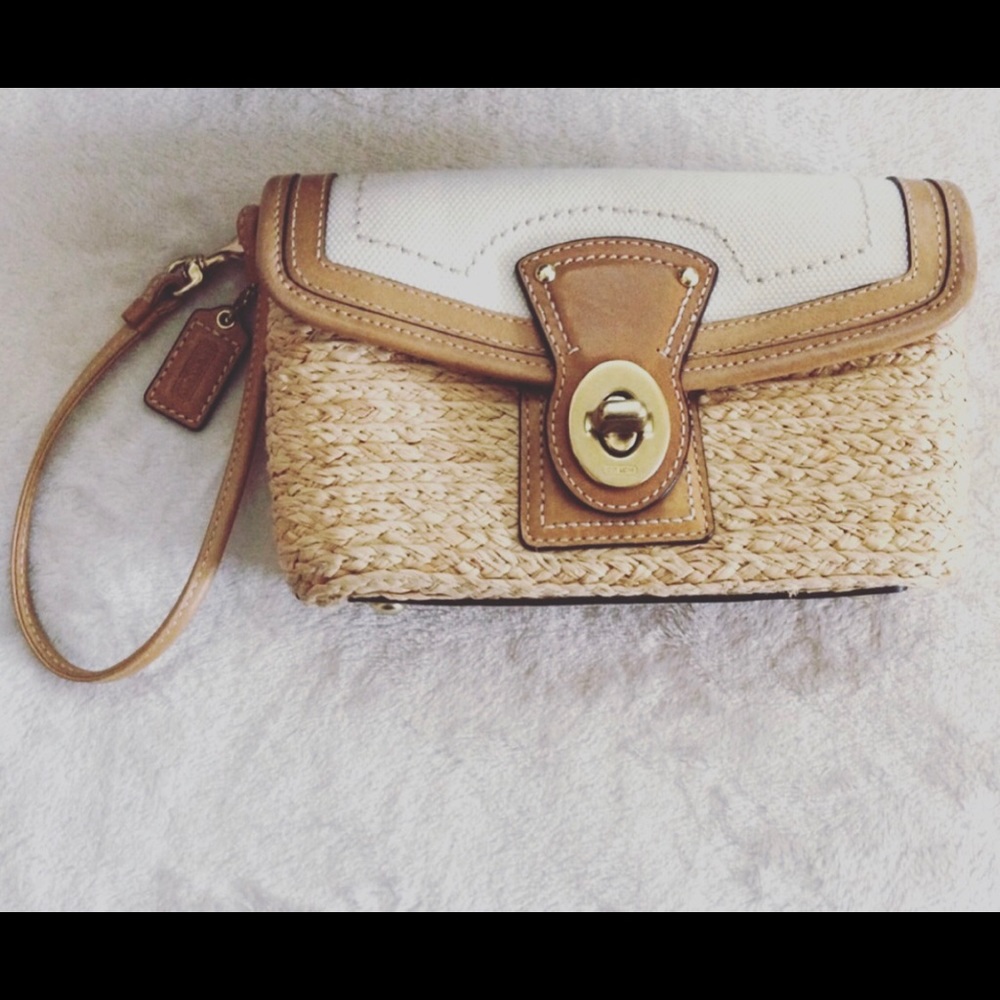 Vintage Hand Woven Coach Wristlet 👛 5” H x 8” W